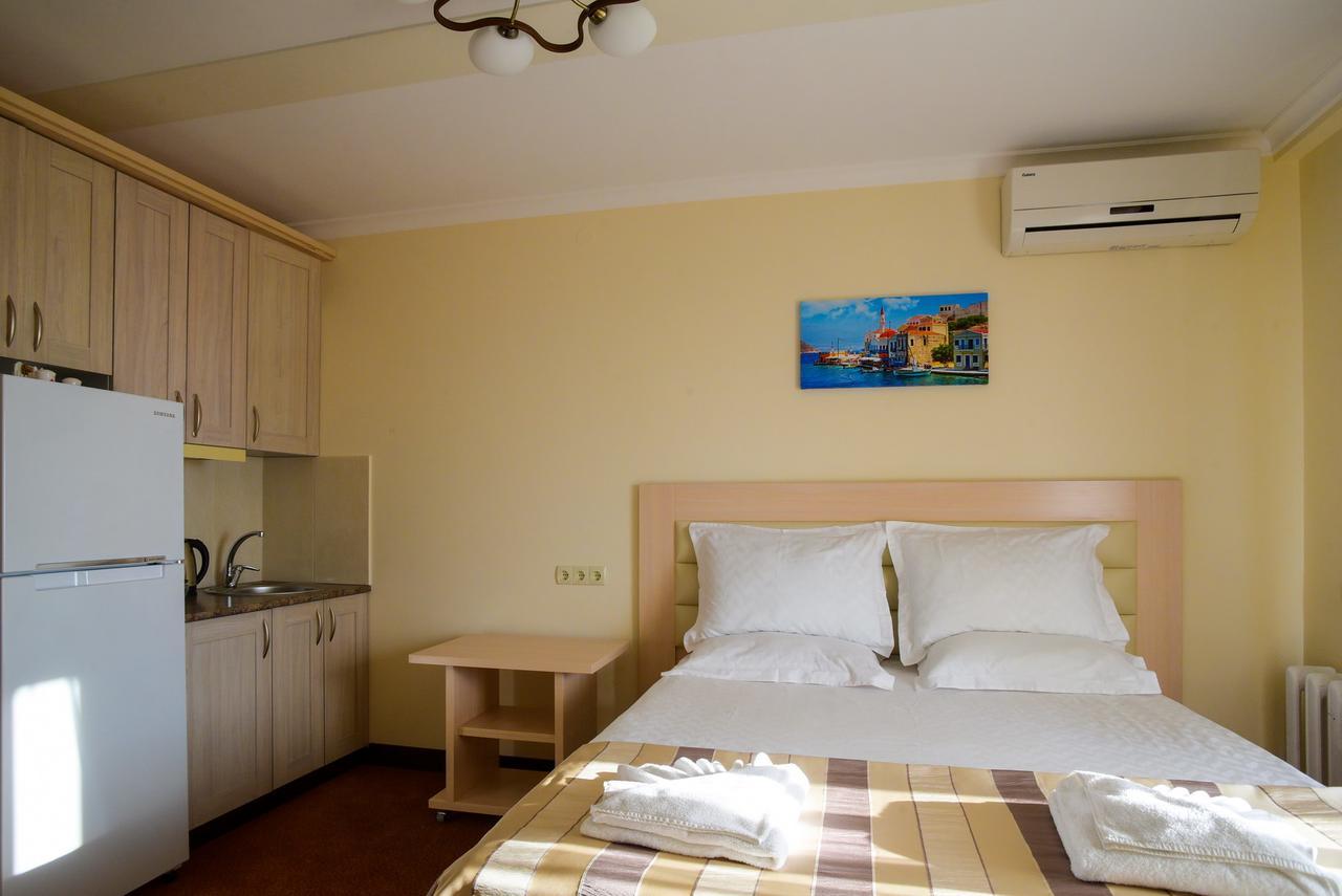Aparthotel On Klinichna St. キエフ エクステリア 写真