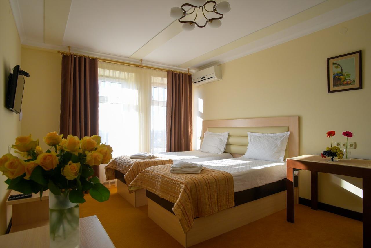 Aparthotel On Klinichna St. キエフ エクステリア 写真