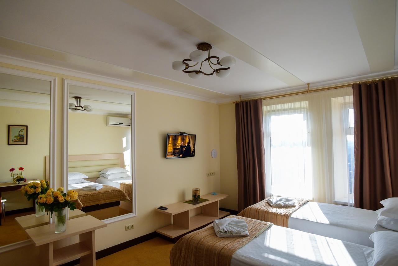 Aparthotel On Klinichna St. キエフ エクステリア 写真